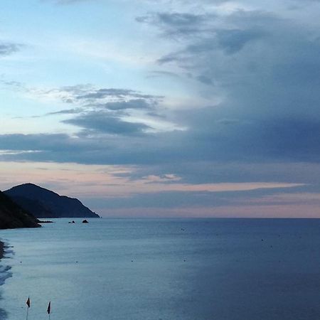 Ferienwohnung Tinetto Brezza Di Mare Deiva Marina Exterior foto